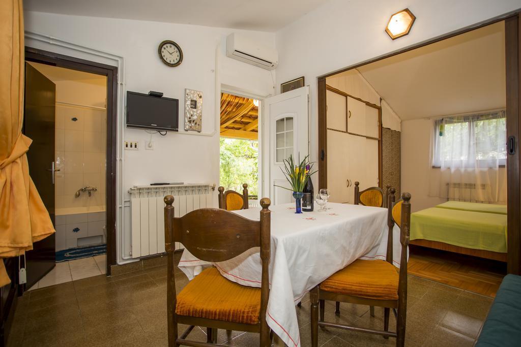 Apartments Pula 1618 외부 사진